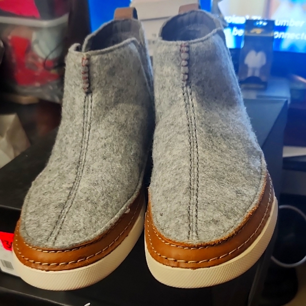 Gray Wool Men's Shoes with Brown Trim